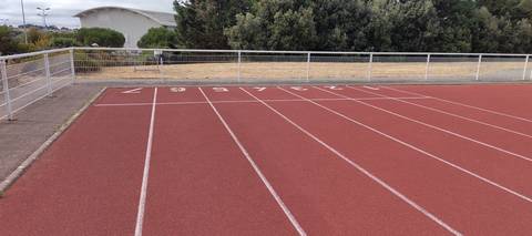 La ligne droite, couloirs numérotés — Centre Sportif du Val Saint Martin, Pornic