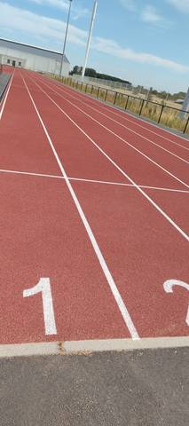 Couloirs 1 et 2 avec marques d'entraînement — Complexe sportif Mickaël Landreau (Arthon-en-Retz), Chaumes-en-Retz